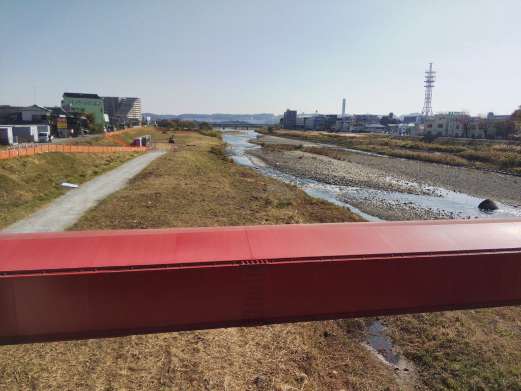 大和田橋から見下ろす浅川