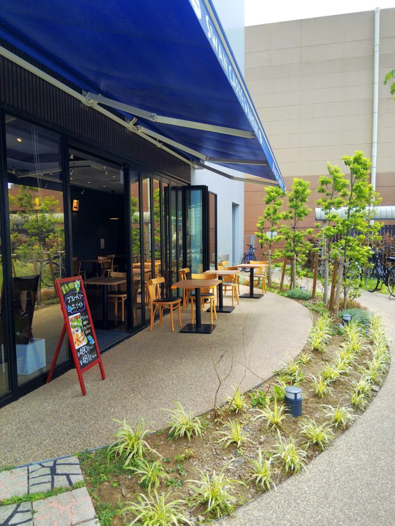 SWAN CAFFE & BAKERY成城店のテラス席